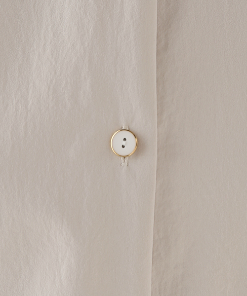 La TOTALITE(ラトータリテ)の「バックタックハーフスリーブシャツワンピース(シャツワンピース・レディース・ブラック/ベージュ/ネイビー・36/38)」の13枚目の写真