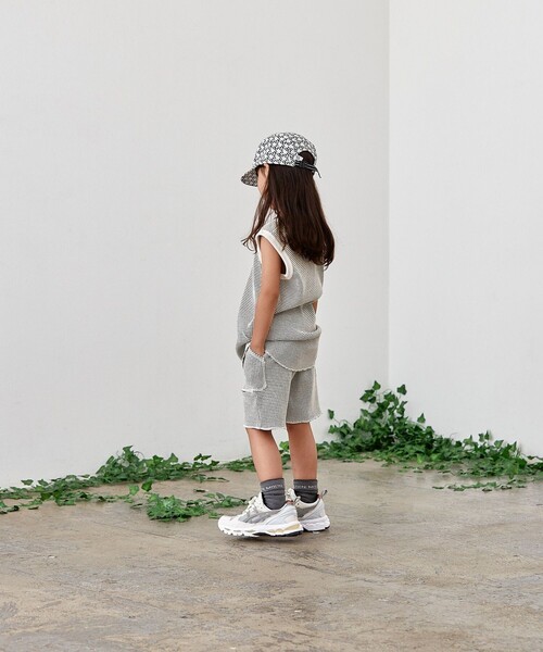 SHIPS（シップス）の「MOUN TEN.:95～140cm / バイカラー ワッフル タンクトップ（タンクトップ・キッズ・ナチュラル/チャコールグレー・110/125/140/95）」の6枚目の写真