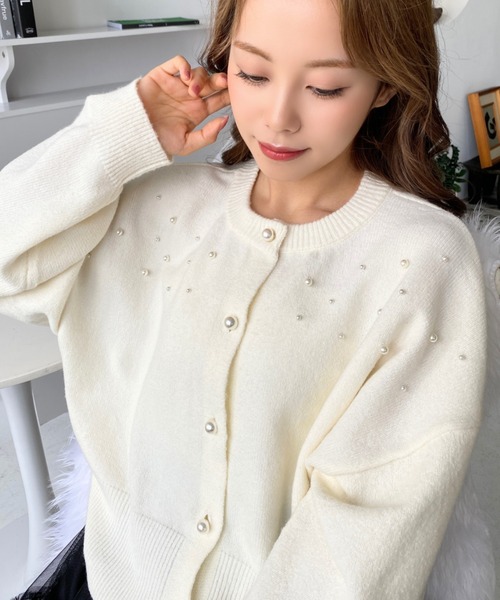 moment+（モーメントプラス）の「ドットパールクルーネックニットカーデ（カーディガン/ボレロ・レディース・ピンク/ブルー/ブラック/アイボリー・M/L）」の5枚目の写真