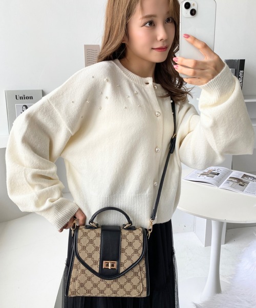 moment+（モーメントプラス）の「ドットパールクルーネックニットカーデ（カーディガン/ボレロ・レディース・ピンク/ブルー/ブラック/アイボリー・M/L）」の9枚目の写真