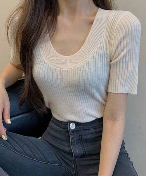 Jasmine Grandiflorum(ジャスミングランディフローラム)の「【Jasmine】ラウンドネックシンプルカットソー (SS)(Tシャツ/カットソー・レディース・ブラック/ホワイト/イエロー/オフホワイト/ベージュ/ピンク/パープル/ブルー・FREE)」の2枚目の写真
