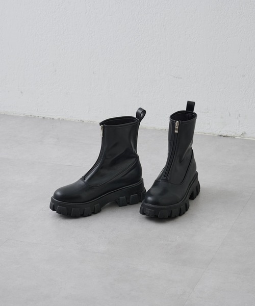 COLONY 2139(コロニートゥーワンスリーナイン)の「フロントファスナーバルキーショートブーツ(ブーツ・レディース・ブラック・SMALL/LARGE/MEDIUM)」の3枚目の写真
