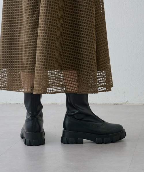 COLONY 2139(コロニートゥーワンスリーナイン)の「フロントファスナーバルキーショートブーツ(ブーツ・レディース・ブラック・SMALL/LARGE/MEDIUM)」の9枚目の写真