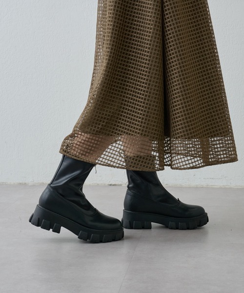 COLONY 2139(コロニートゥーワンスリーナイン)の「フロントファスナーバルキーショートブーツ(ブーツ・レディース・ブラック・SMALL/LARGE/MEDIUM)」の11枚目の写真