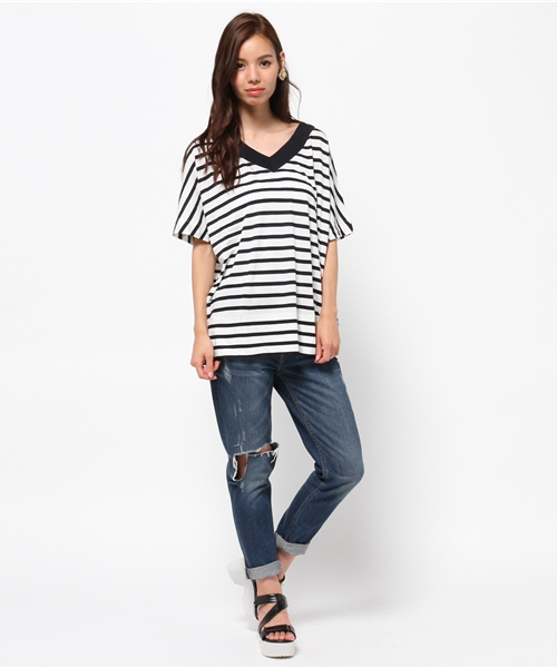 MOUSSY（マウジー）の「LOOSE V/N SHORT SLEEVE TEE（Tシャツ/カットソー・レディース・ダークネイビー/ホワイト/ライトブラック/ライトイエロー/ライトカーキ・FREE）」の9枚目の写真