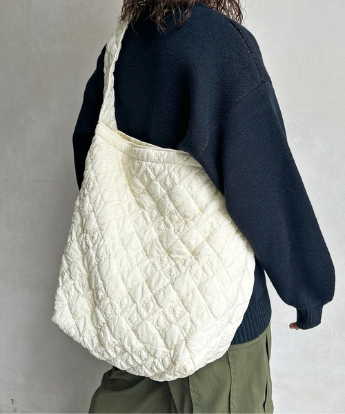 CPCM（シーピーシーエム）の「キルトBIGショルダー（ショルダーバッグ・レディース・アイボリー/ブラック/ブルー・FREE）」の9枚目の写真
