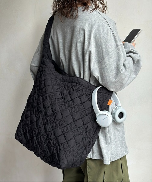 CPCM（シーピーシーエム）の「キルトBIGショルダー（ショルダーバッグ・レディース・アイボリー/ブラック/ブルー・FREE）」の14枚目の写真