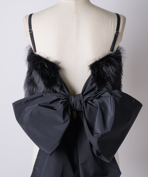 VIOLETTA(ヴィオレッタ)の「バックリボンボリュームファービスチェ(その他トップス・レディース・チャコールグレー/ブルー/ブラック/ホワイト/レッド・FREE)」の11枚目の写真