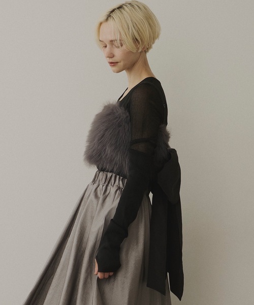 VIOLETTA(ヴィオレッタ)の「バックリボンボリュームファービスチェ(その他トップス・レディース・チャコールグレー/ブルー/ブラック/ホワイト/レッド・FREE)」の15枚目の写真