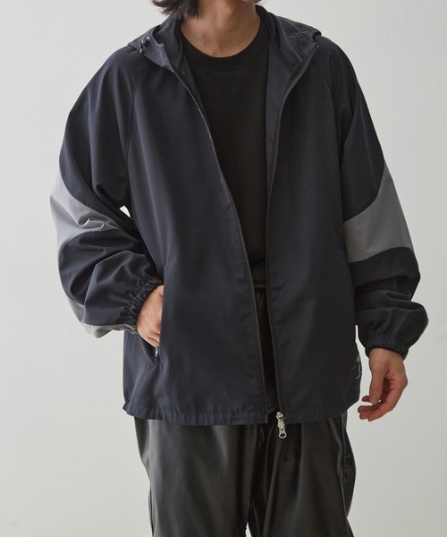 ADAM ET ROPE'（アダムエロペ）の「【NIKKE/ニッケ】撥水タフタ オーバーサイズ フーディ ブルゾン（ブルゾン・メンズ・グレー/ネイビー/ブルー系その他2・M/L）」の18枚目の写真