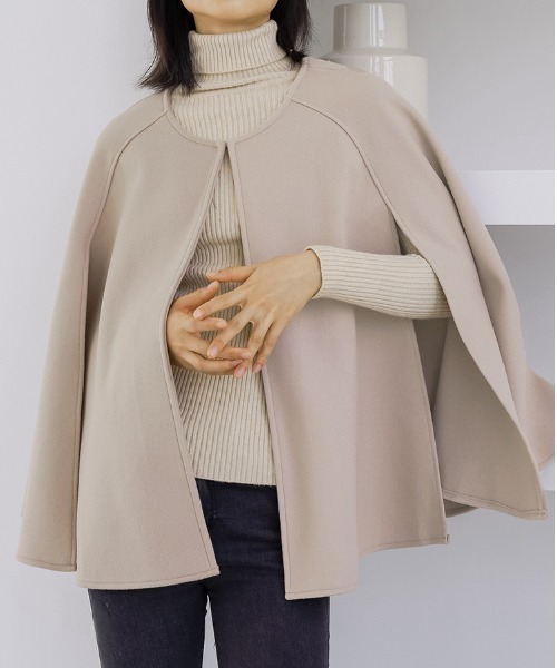 a lot of love（ア ロット オブ ラブ）の「アームスリット ノーカラーポンチョ（ポンチョ・レディース・アイボリー/ブラック/ブラウン/グレー・FREE）」の2枚目の写真