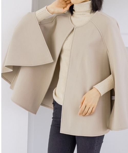 a lot of love（ア ロット オブ ラブ）の「アームスリット ノーカラーポンチョ（ポンチョ・レディース・アイボリー/ブラック/ブラウン/グレー・FREE）」の8枚目の写真