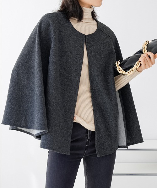 a lot of love（ア ロット オブ ラブ）の「アームスリット ノーカラーポンチョ（ポンチョ・レディース・アイボリー/ブラック/ブラウン/グレー・FREE）」の15枚目の写真