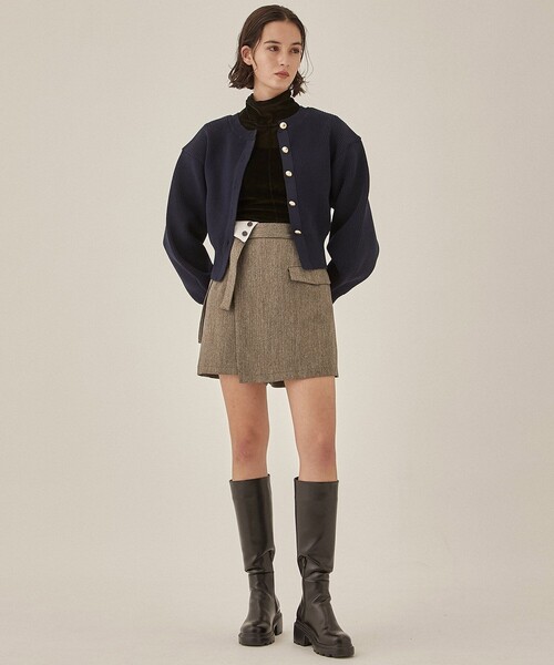 PUBLIC TOKYO（パブリックトウキョウ）の「フォルムスリーブニットカーディガン（カーディガン/ボレロ・レディース・アイボリー/ネイビー・FREE）」の8枚目の写真