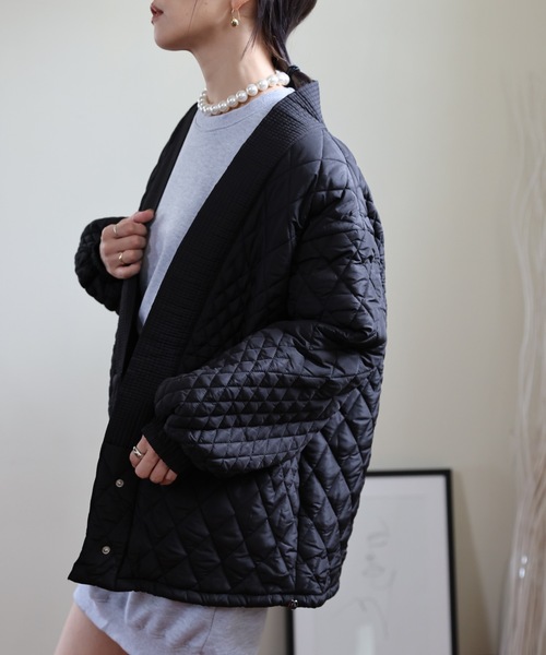 ULEULA(ウルア)の「キルティングVネックノーカラーブルゾン(ノーカラージャケット・レディース・アイボリー/ブラック・FREE)」の17枚目の写真