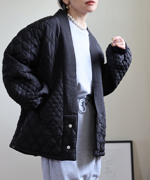 ULEULA(ウルア)の「キルティングVネックノーカラーブルゾン(ノーカラージャケット・レディース・アイボリー/ブラック・FREE)」の16枚目の写真