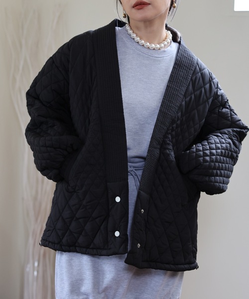 ULEULA(ウルア)の「キルティングVネックノーカラーブルゾン(ノーカラージャケット・レディース・アイボリー/ブラック・FREE)」の21枚目の写真