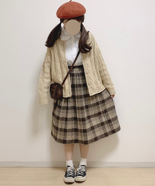 Cham.(チャム)の「ケーブル編みニットカーディガン(カーディガン/ボレロ・レディース・ベージュ・F)」の5枚目の写真