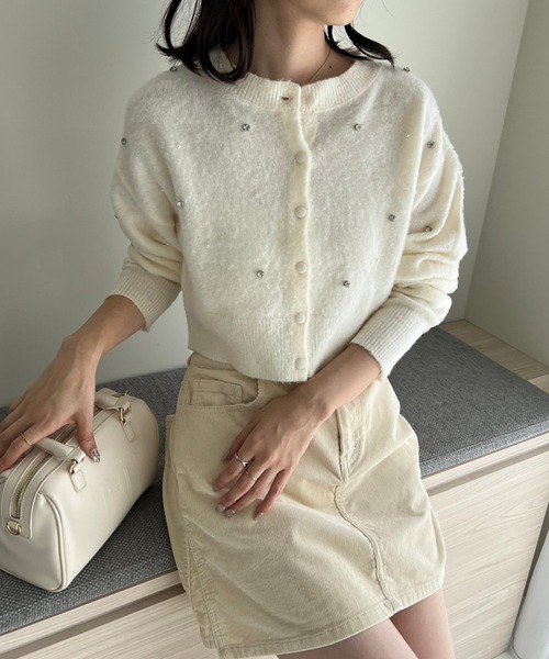 one after another NICE CLAUP(ワンアフターアナザーナイスクラップ)の「キラキラビジューニット(ニット/セーター・レディース・ピンク/オフホワイト/グレー/ブラック・FREE)」の5枚目の写真