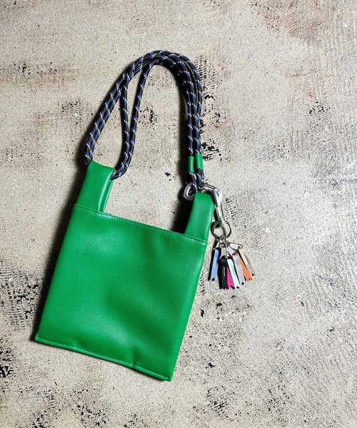 COMMON WARE(コモンウェアー)の「EM: cheek code 2way shoulder チークコード2WAYショルダー(ショルダーバッグ・レディース・ブルー/アイボリー/ブラック/グリーン・FREE)」の7枚目の写真