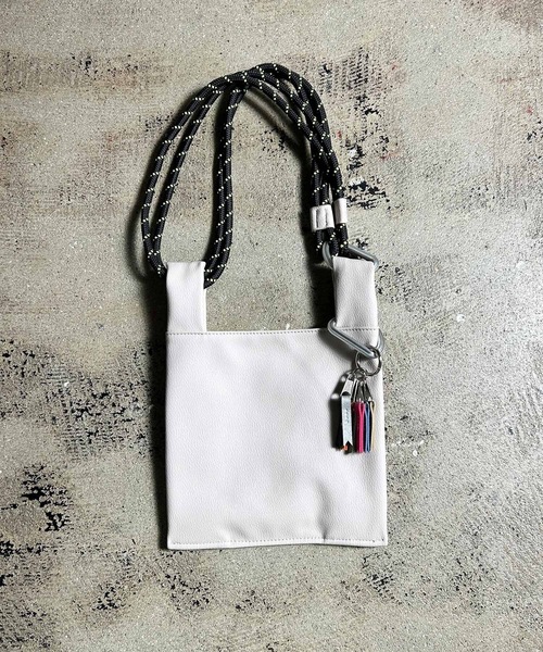 COMMON WARE(コモンウェアー)の「EM: cheek code 2way shoulder チークコード2WAYショルダー(ショルダーバッグ・レディース・ブルー/アイボリー/ブラック/グリーン・FREE)」の14枚目の写真