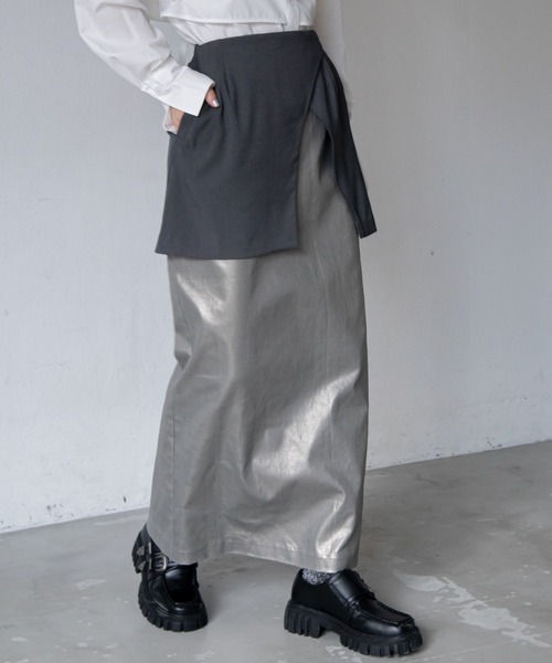 VACANCY（ヴァカンシー）の「メタリックレイヤードスカート（スカート・レディース・ゴールド/ブラック・SMALL/MEDIUM/LARGE）」の2枚目の写真