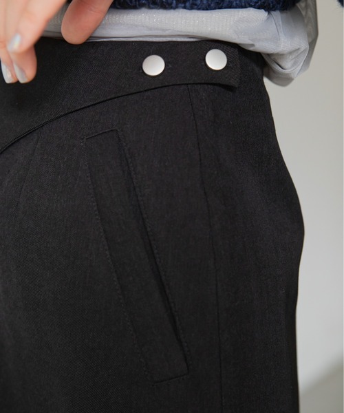 VACANCY（ヴァカンシー）の「メタリックレイヤードスカート（スカート・レディース・ゴールド/ブラック・SMALL/MEDIUM/LARGE）」の11枚目の写真