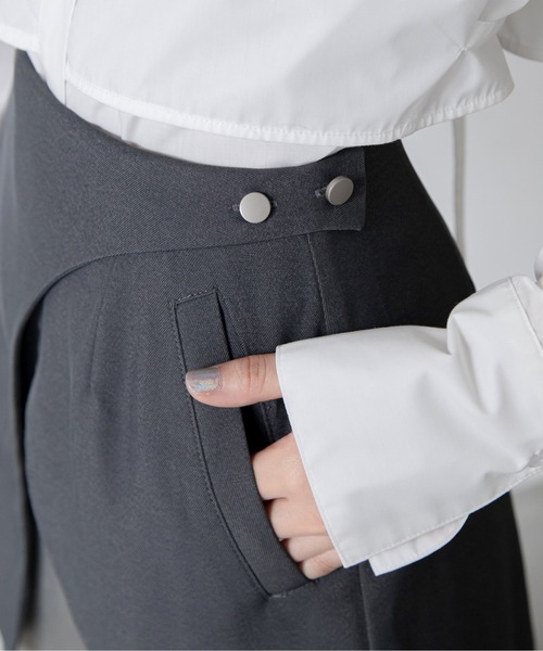 VACANCY（ヴァカンシー）の「メタリックレイヤードスカート（スカート・レディース・ゴールド/ブラック・SMALL/MEDIUM/LARGE）」の5枚目の写真