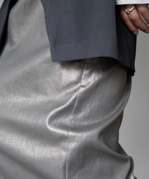 VACANCY（ヴァカンシー）の「メタリックレイヤードスカート（スカート・レディース・ゴールド/ブラック・SMALL/MEDIUM/LARGE）」の19枚目の写真