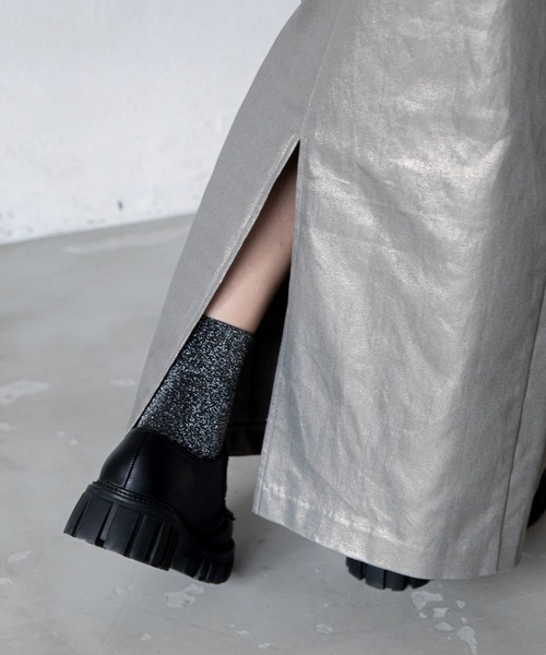 VACANCY（ヴァカンシー）の「メタリックレイヤードスカート（スカート・レディース・ゴールド/ブラック・SMALL/MEDIUM/LARGE）」の16枚目の写真
