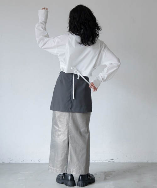 VACANCY（ヴァカンシー）の「メタリックレイヤードスカート（スカート・レディース・ゴールド/ブラック・SMALL/MEDIUM/LARGE）」の10枚目の写真