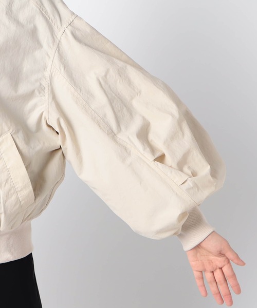 Grand PARK(グランドパーク)の「ノーカラーボリュームスリーブブルゾン(ブルゾン・レディース・ネイビー/ナチュラル/ライトグリーン・FREE)」の15枚目の写真