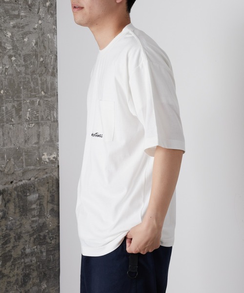 WILD THINGS（ワイルドシングス）の「【WILDTHINGS別注】ロゴ刺繍半袖Tシャツ（Tシャツ/カットソー・メンズ・ホワイト/グレー/チャコールグレー/ネイビー・MEDIUM/LARGE）」の11枚目の写真