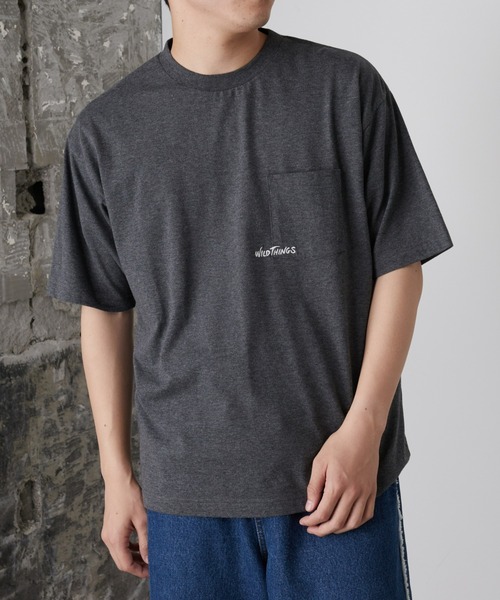 WILD THINGS（ワイルドシングス）の「【WILDTHINGS別注】ロゴ刺繍半袖Tシャツ（Tシャツ/カットソー・メンズ・ホワイト/グレー/チャコールグレー/ネイビー・MEDIUM/LARGE）」の18枚目の写真