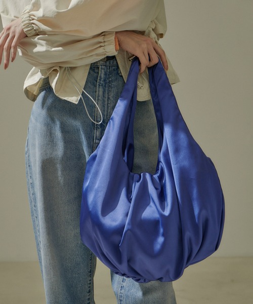 SALON adam et rope'（サロン アダム エ ロペ）の「サテンラウンドトートバッグ（トートバッグ・レディース・ピンク系その他2/ライトグレー/ブルー・FREE）」の12枚目の写真