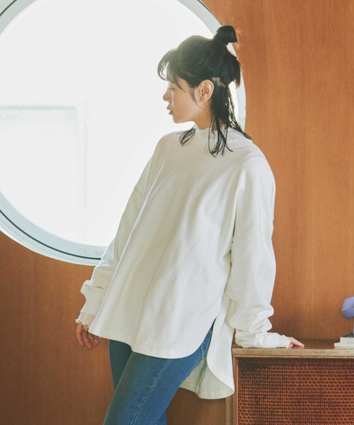BACK NUMBER(バックナンバー)の「【BACK NUMBER】ドロップショルダー裾ラウンドスウェット(スウェット・レディース・ホワイト/ダークグレー・LARGE/SMALL/MEDIUM)」の2枚目の写真