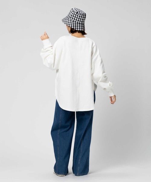 BACK NUMBER(バックナンバー)の「【BACK NUMBER】ドロップショルダー裾ラウンドスウェット(スウェット・レディース・ホワイト/ダークグレー・LARGE/SMALL/MEDIUM)」の15枚目の写真