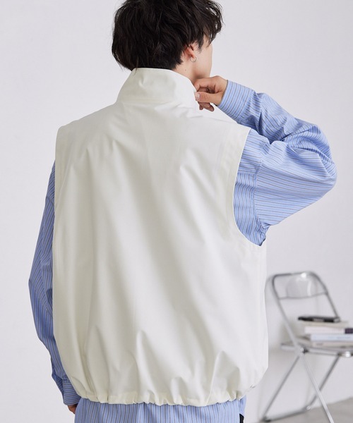 MONO-MART（モノマート）の「オーバートラック 比翼 ショートジップベスト（ベスト・レディース・アイボリー/ブラック/チャコール/ネイビー/ライトグレー・L/M/S）」の21枚目の写真