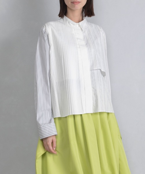 MARECHAL TERRE（マルシャルテル）の「アシンメトリープリーツシャツ（シャツ/ブラウス・レディース・ブラック系/ブルー系その他/ネイビー系/ホワイト系その他・MEDIUM）」の2枚目の写真