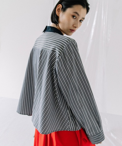 MARECHAL TERRE（マルシャルテル）の「アシンメトリープリーツシャツ（シャツ/ブラウス・レディース・ブラック系/ブルー系その他/ネイビー系/ホワイト系その他・MEDIUM）」の6枚目の写真