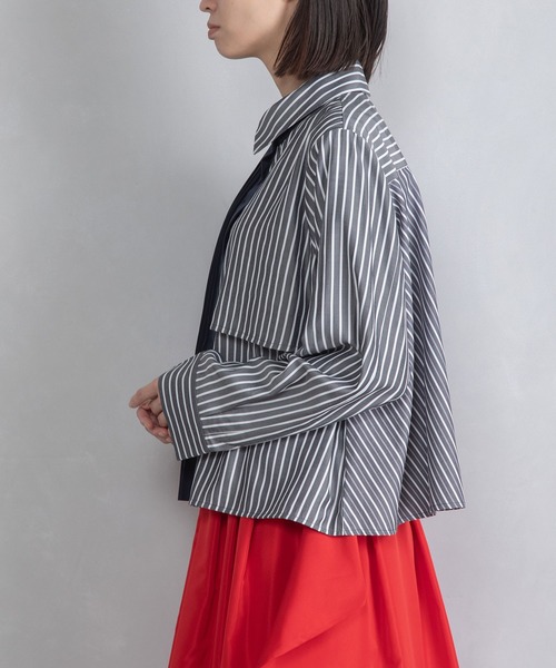 MARECHAL TERRE（マルシャルテル）の「アシンメトリープリーツシャツ（シャツ/ブラウス・レディース・ブラック系/ブルー系その他/ネイビー系/ホワイト系その他・MEDIUM）」の9枚目の写真