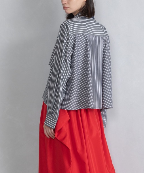 MARECHAL TERRE（マルシャルテル）の「アシンメトリープリーツシャツ（シャツ/ブラウス・レディース・ブラック系/ブルー系その他/ネイビー系/ホワイト系その他・MEDIUM）」の10枚目の写真