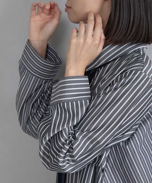 MARECHAL TERRE（マルシャルテル）の「アシンメトリープリーツシャツ（シャツ/ブラウス・レディース・ブラック系/ブルー系その他/ネイビー系/ホワイト系その他・MEDIUM）」の13枚目の写真