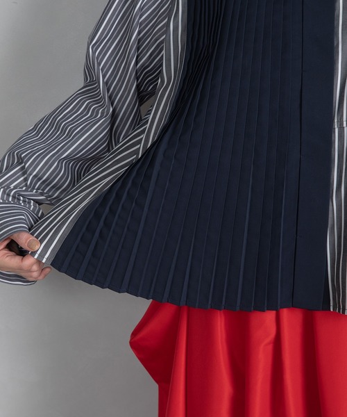 MARECHAL TERRE（マルシャルテル）の「アシンメトリープリーツシャツ（シャツ/ブラウス・レディース・ブラック系/ブルー系その他/ネイビー系/ホワイト系その他・MEDIUM）」の15枚目の写真