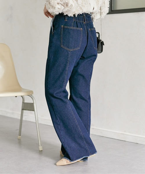 Thevon(ゼボン)の「セミフレアデニムパンツ(デニムパンツ・レディース・ブルー/ブラック/ネイビー/アイボリー・MEDIUM/SMALL)」の16枚目の写真