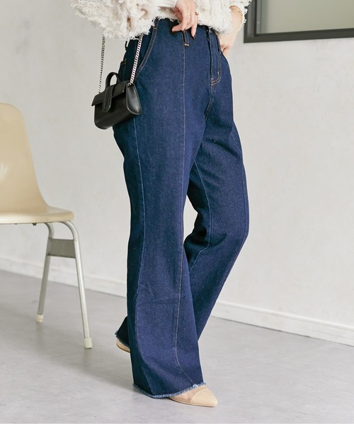 Thevon(ゼボン)の「セミフレアデニムパンツ(デニムパンツ・レディース・ブルー/ブラック/ネイビー/アイボリー・MEDIUM/SMALL)」の15枚目の写真