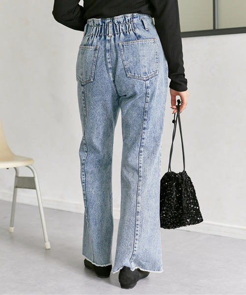 Thevon(ゼボン)の「セミフレアデニムパンツ(デニムパンツ・レディース・ブルー/ブラック/ネイビー/アイボリー・MEDIUM/SMALL)」の8枚目の写真