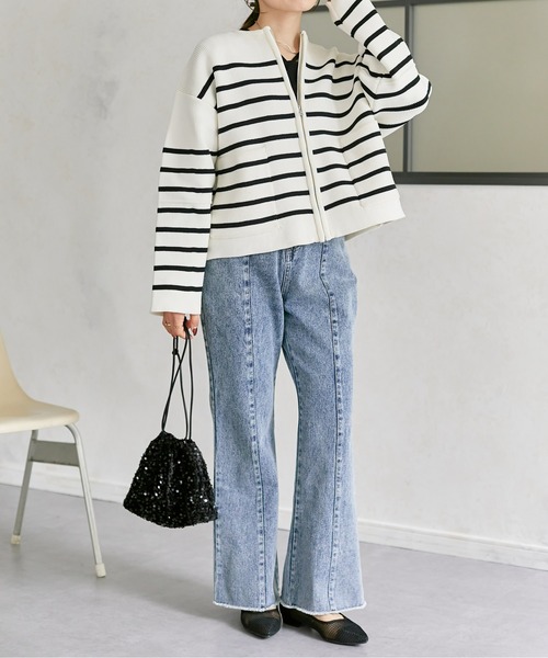 Thevon(ゼボン)の「セミフレアデニムパンツ(デニムパンツ・レディース・ブルー/ブラック/ネイビー/アイボリー・MEDIUM/SMALL)」の11枚目の写真