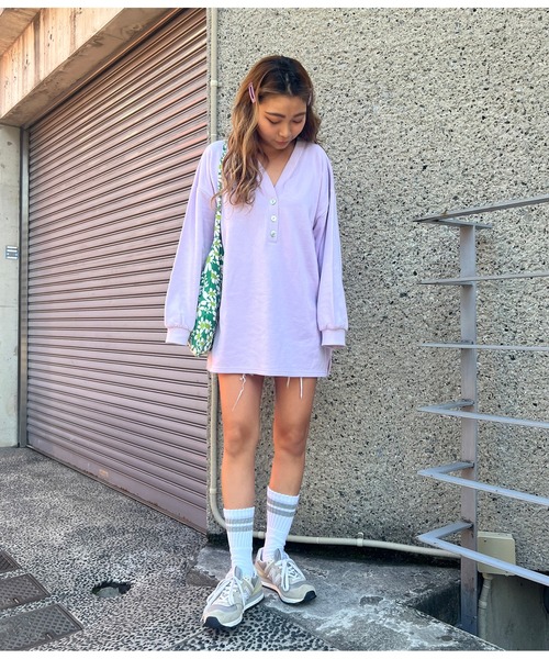 anap mimpi(アナップミンピ)の「シェルボタン ヘンリーネック 裏毛 スウェット ミニワンピース(ワンピース・レディース・ラベンダー/ベージュ系その他・FREE)」の22枚目の写真