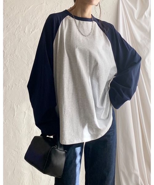 She's Closet（シーズクローゼット）の「オーバーサイズ長袖無地ラグランスリーブロンTプルオーバー（Tシャツ/カットソー・レディース・ネイビー/ブラック・FREE）」の8枚目の写真